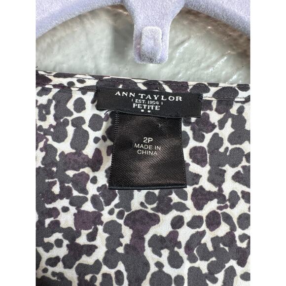 Ann Taylor Womens Petite Ruffle Front Button Closure Short Sleeve Top Size 2P - Picture 4 of 5